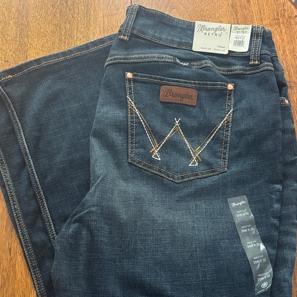 Wrangler Women's Dark Blue Boot Cut Jeans Mae Mid-Rise 32” inseam